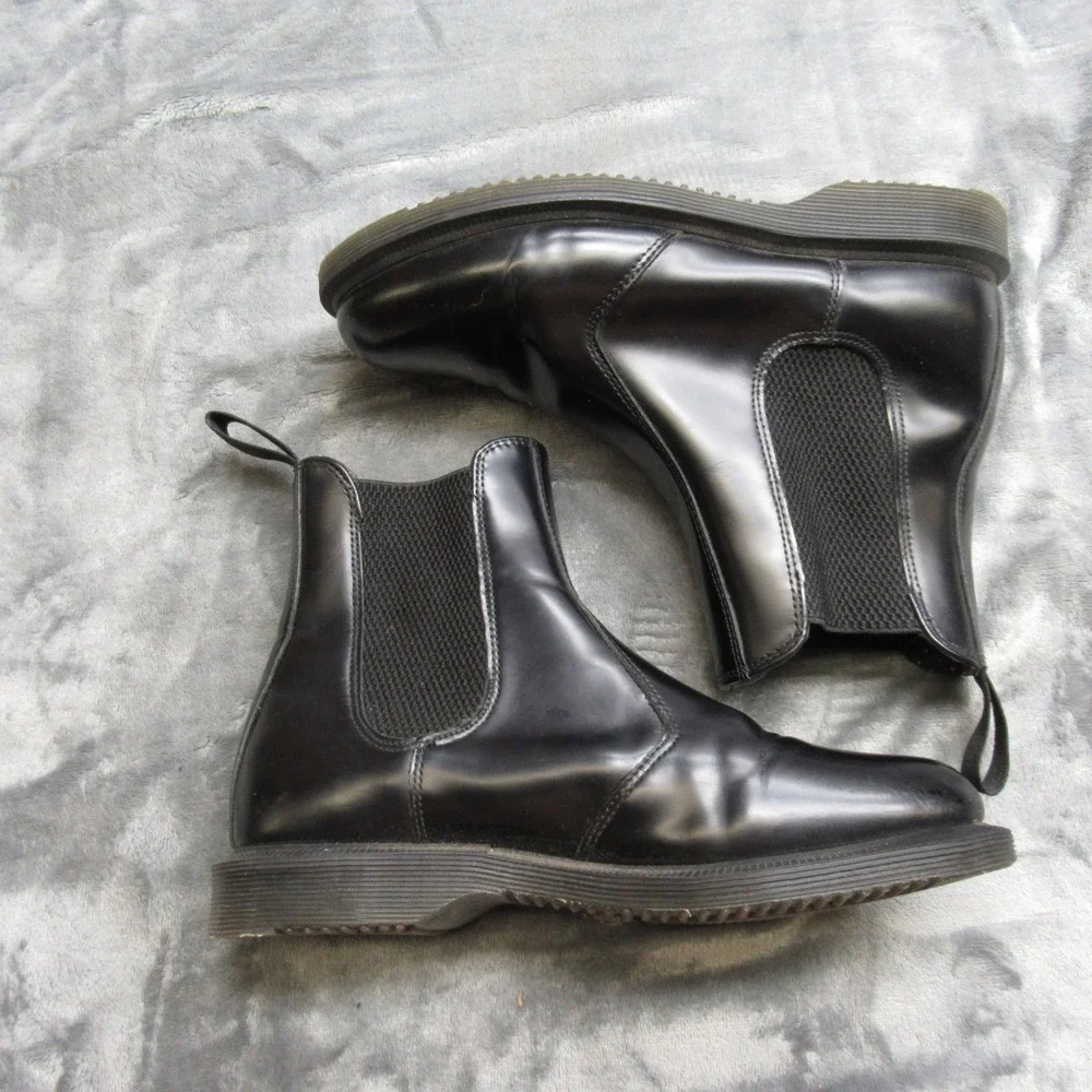 Dr. Martens couple small